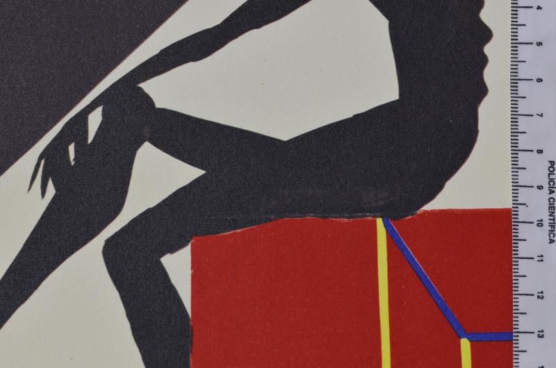 Dressed in the nude in the Surrealistic fashion