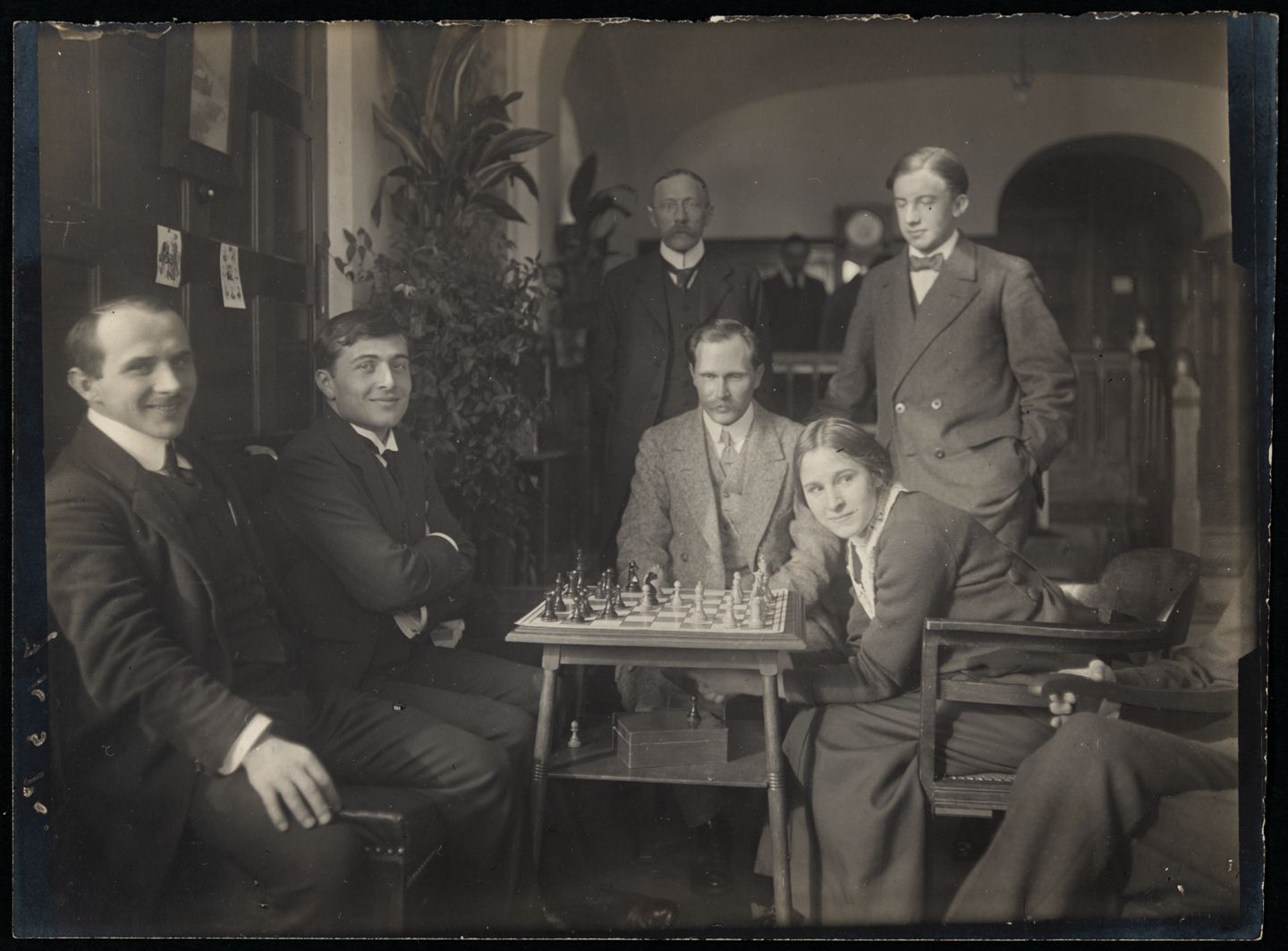 Quatre personatges no identificats, Paul Éluard i Gala a Clavadel