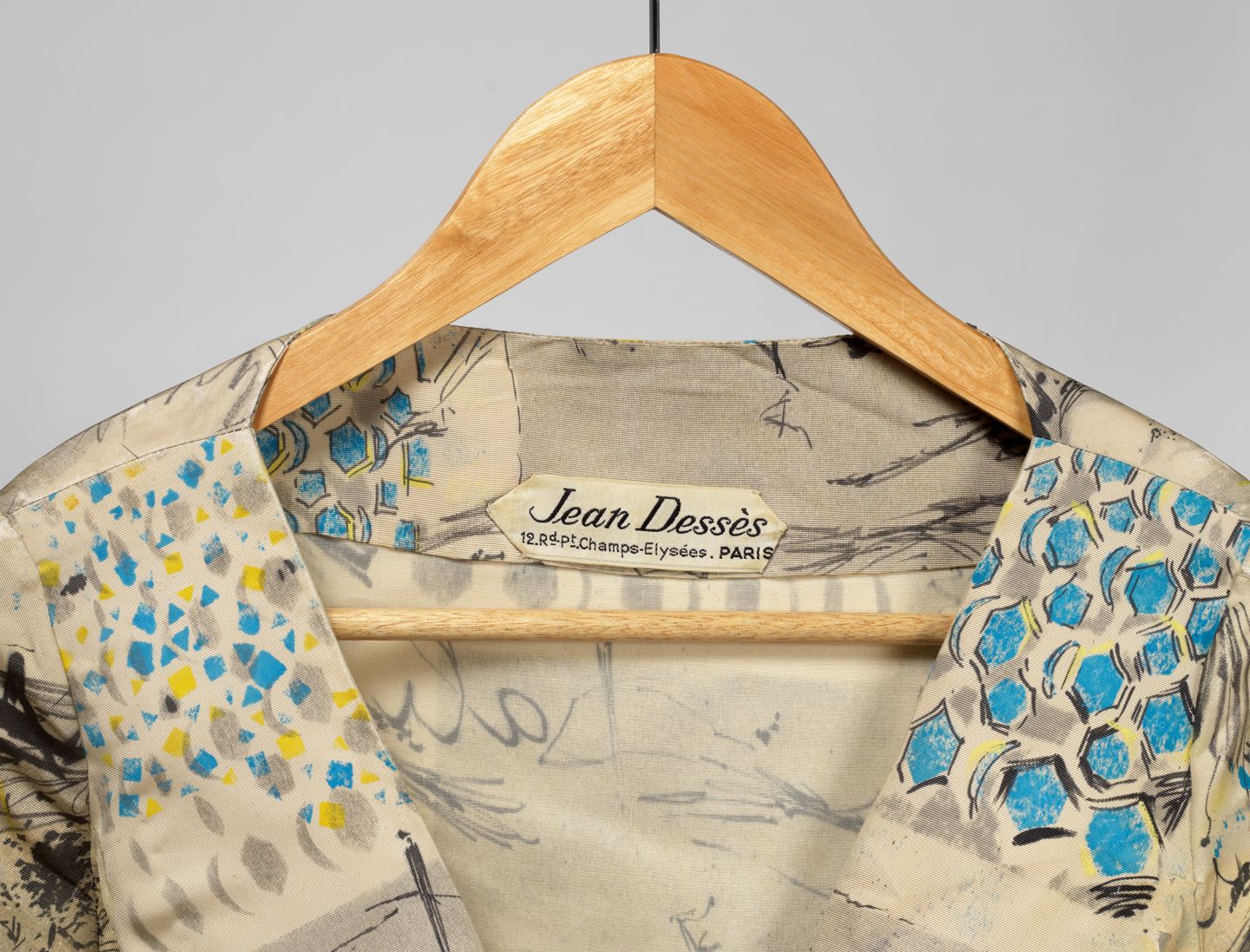 Conjunt de còctel amb estampat de Salvador Dalí a partir d’una litografia de la sèrie 