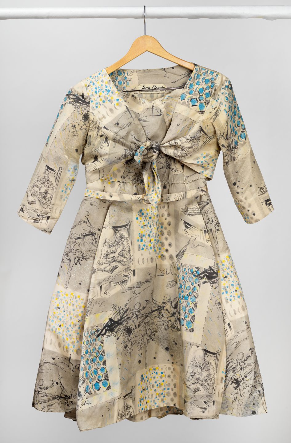 Conjunt de còctel amb estampat de Salvador Dalí a partir d’una litografia de la sèrie 